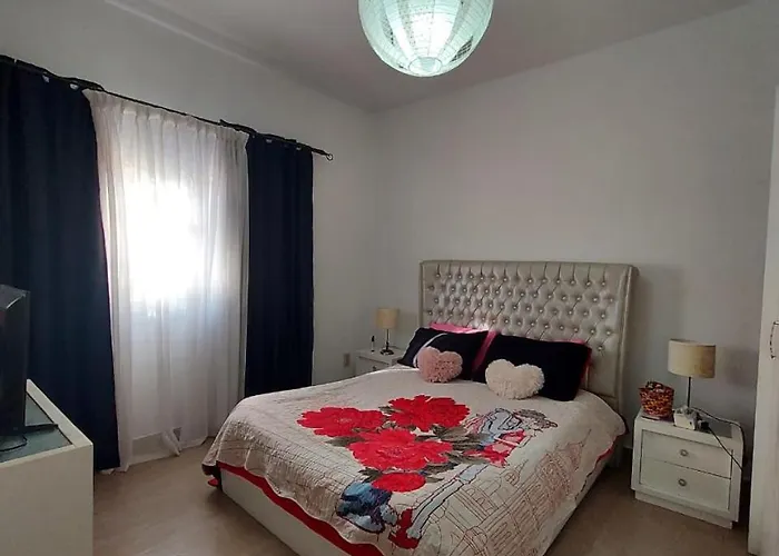 Naama Wiew- Alle Due Palme Daire